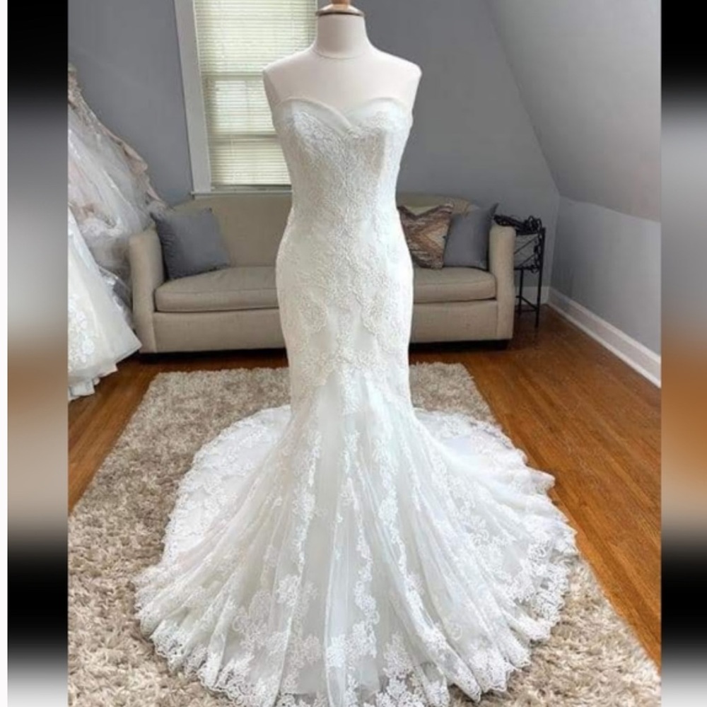 La Sposa “Mullet” (sample gown, NEVER ALTERED) wedding gown size 12